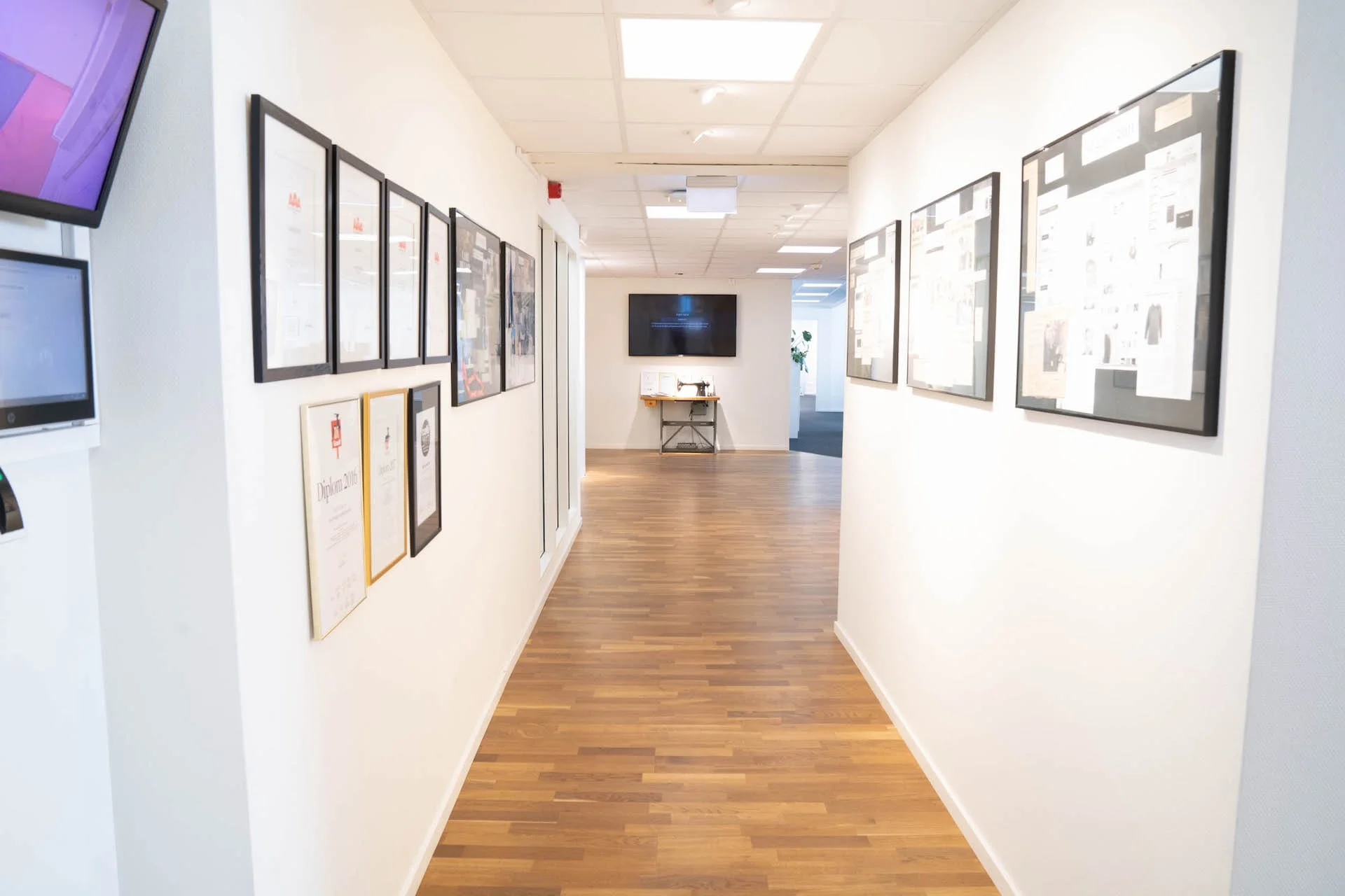 kontorslokal-i-open-office-med-exklusiva-material-pa-675-kvm-2.jpg