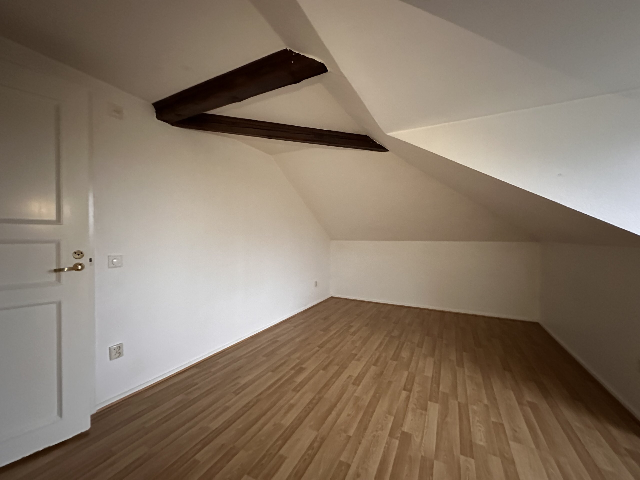 20251208_134401775_iOS