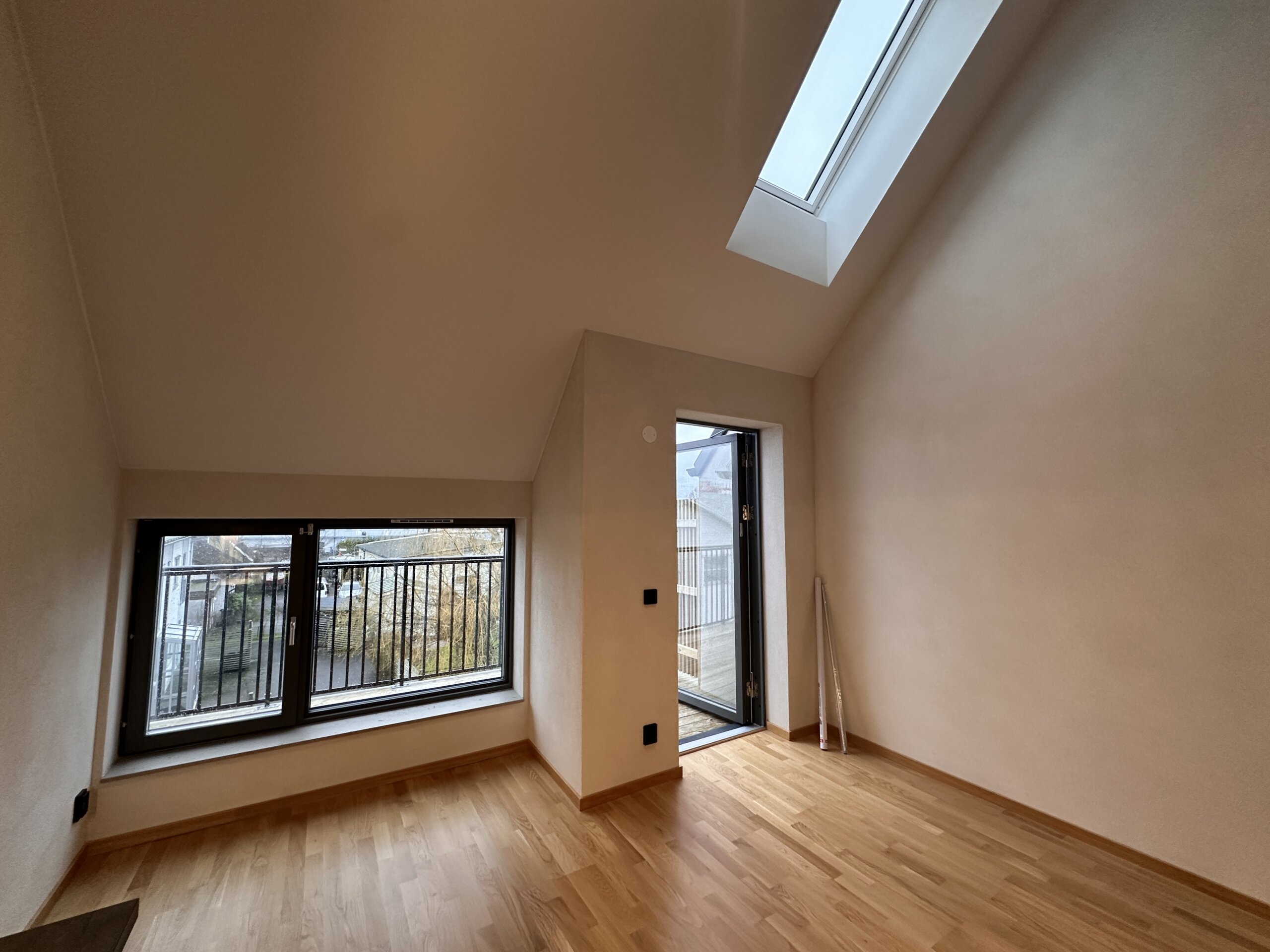 20251211_121413993_iOS