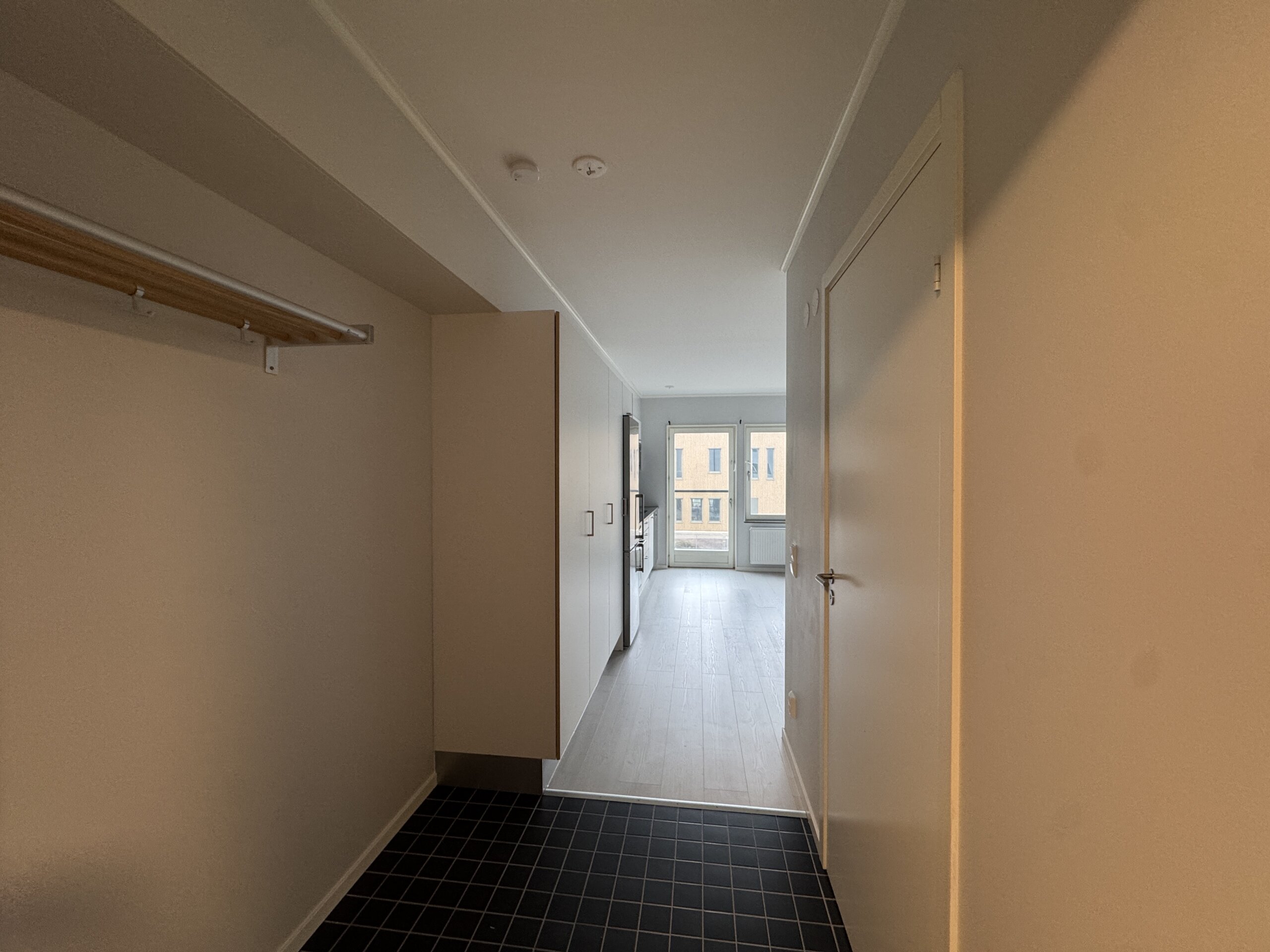 20251218_102213552_iOS