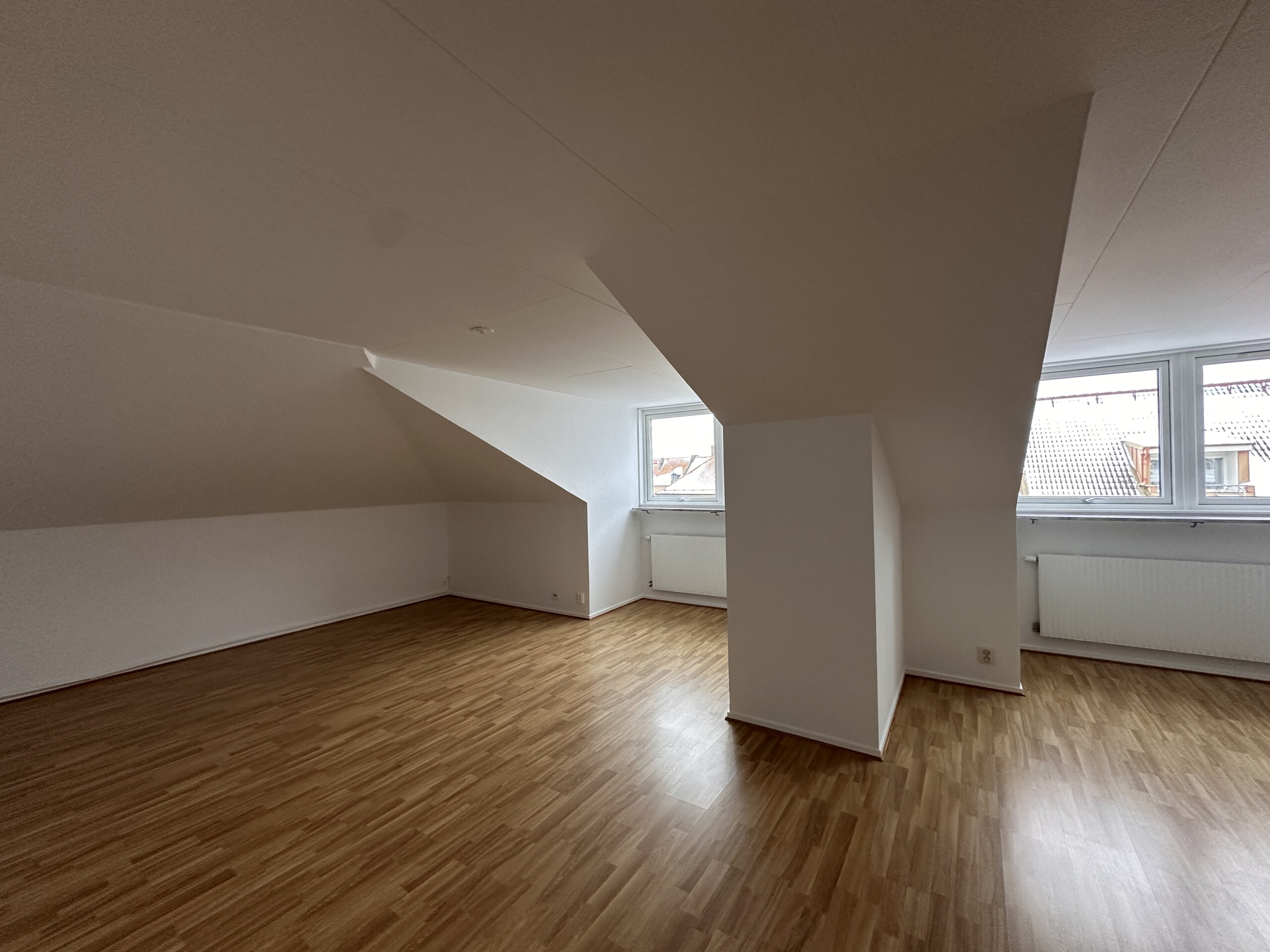 20260209_115935943_iOS