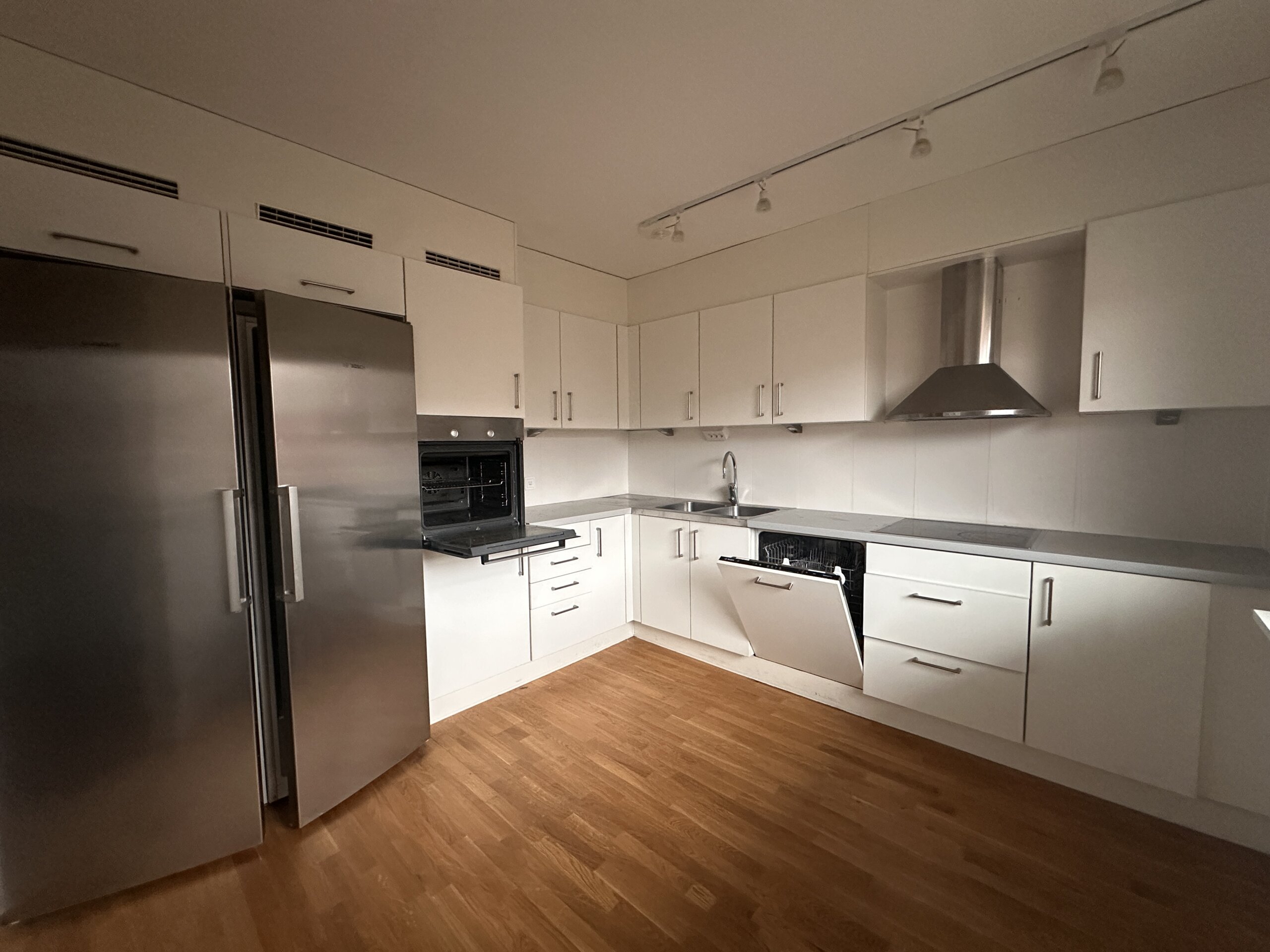 20251205_112936321_iOS