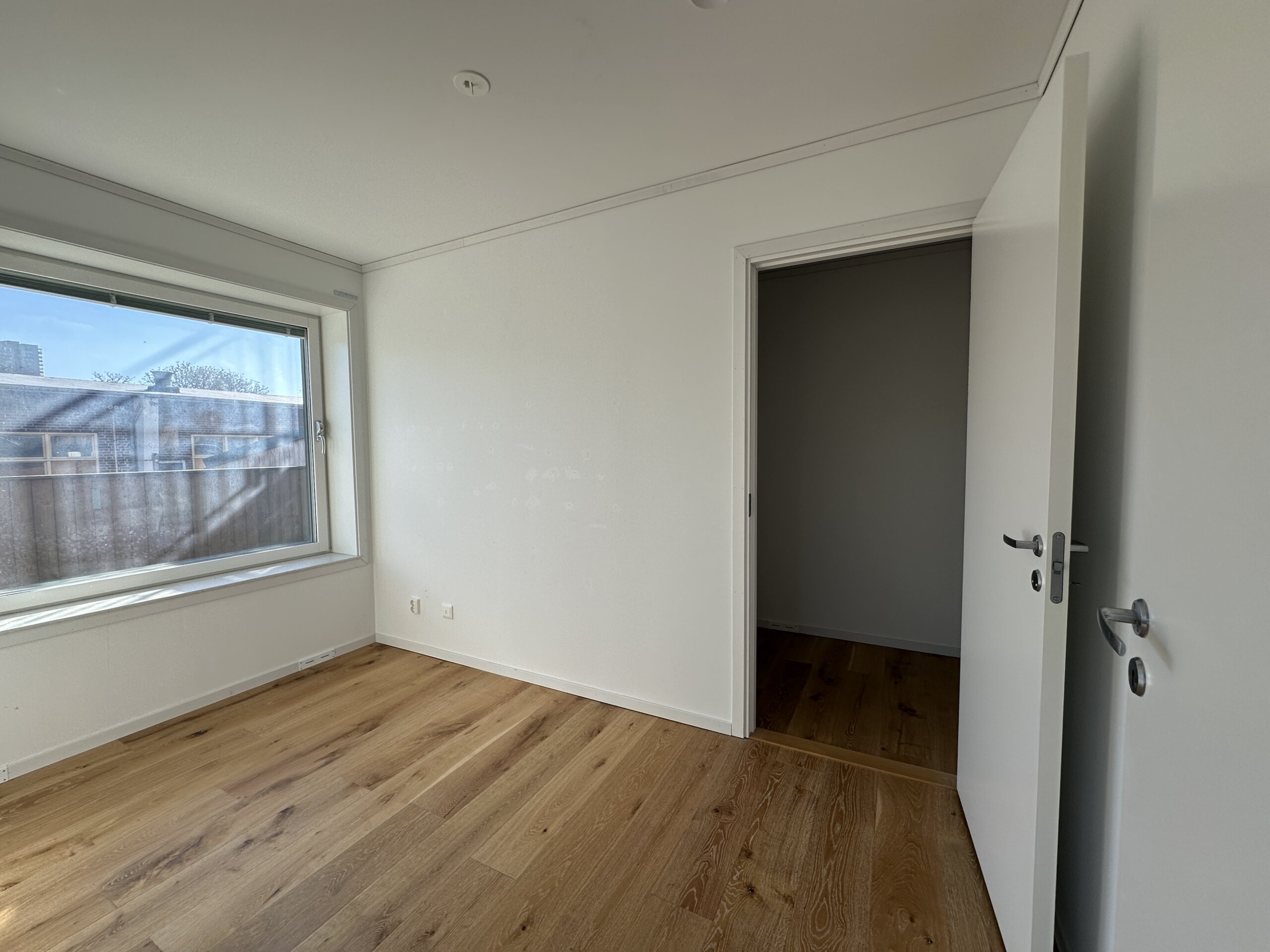 20260422_074536852_iOS