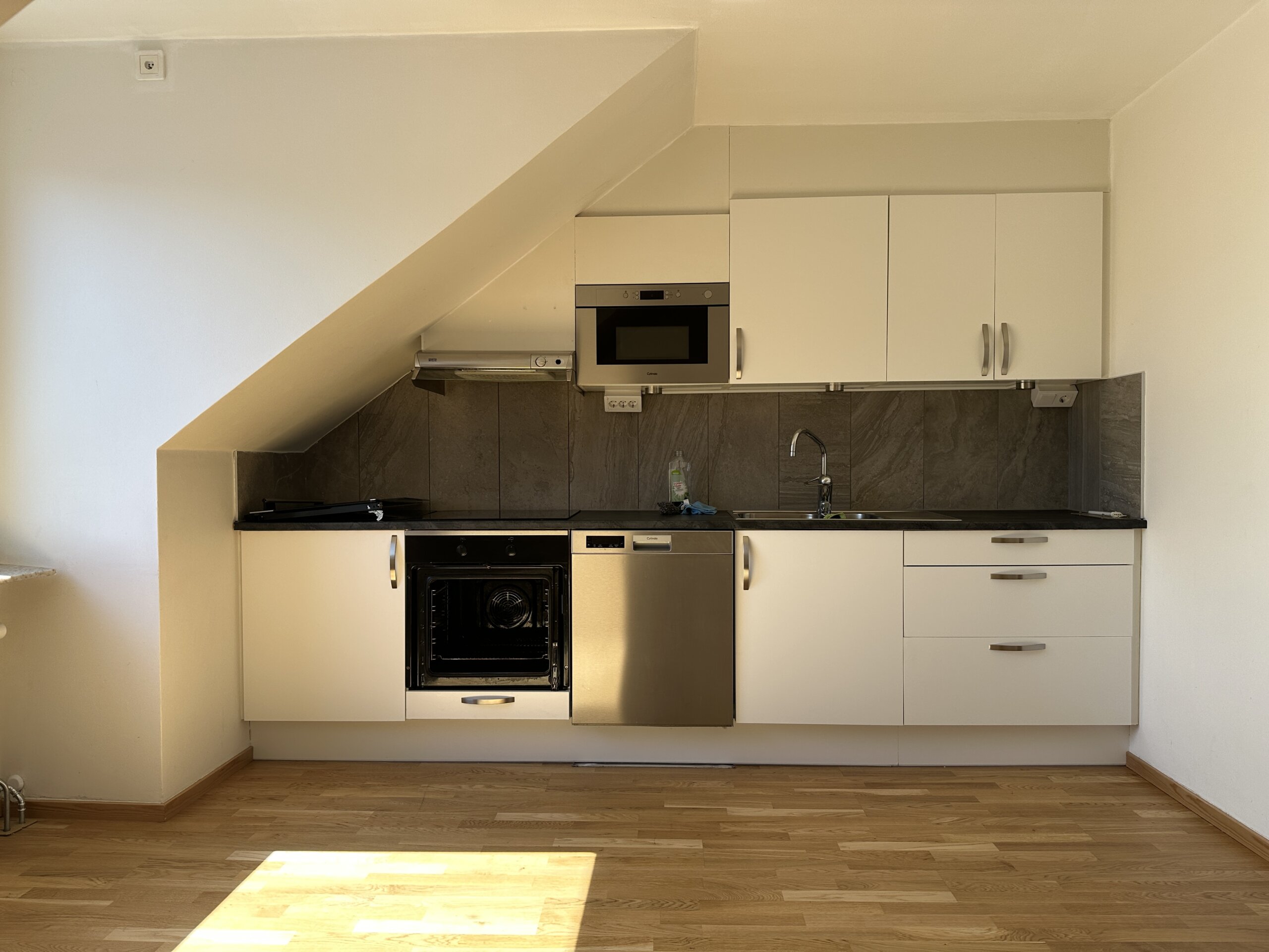 20260423_105506286_iOS